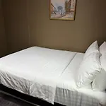 Aliwal Park Hotel